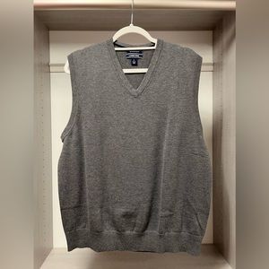 Men’s grey Lands’ End sweater vest size large